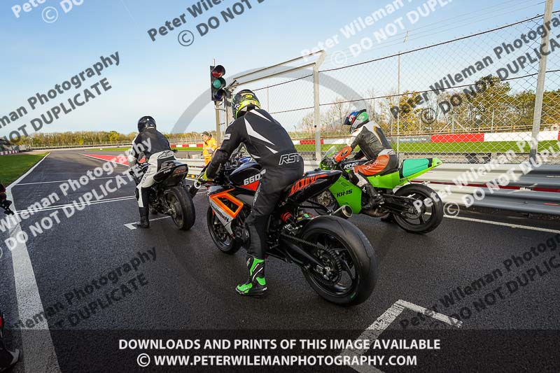 donington no limits trackday;donington park photographs;donington trackday photographs;no limits trackdays;peter wileman photography;trackday digital images;trackday photos